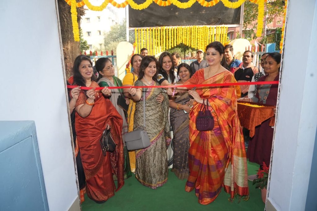 Smt. Dipti Dwivedi inaugurated a renovated Sewing Centre at Gholeshapur Railway Colony in Behala.