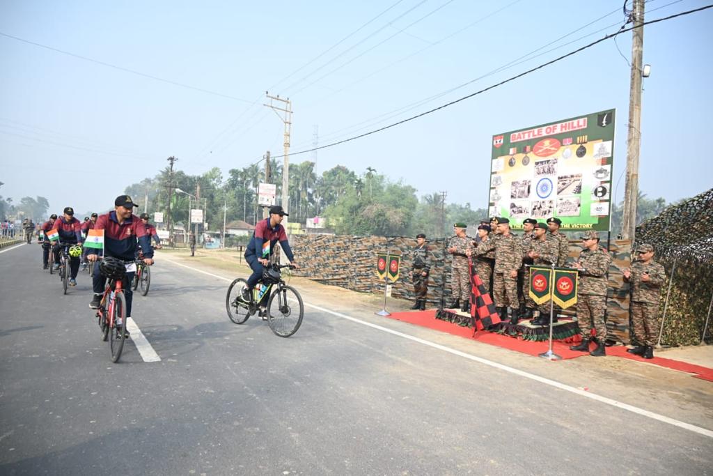 Cycle rally from Panagarh to the town of Hilli.