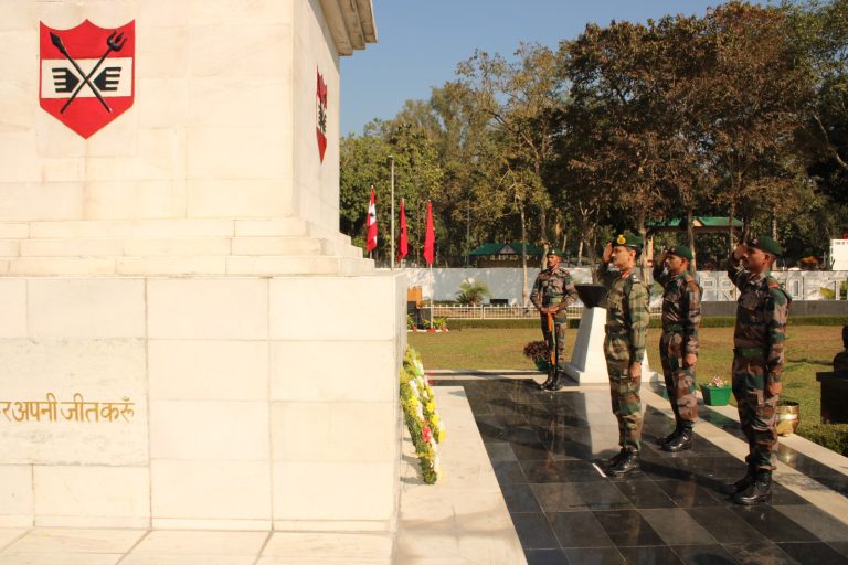 TRISHAKTI CORPS PAYS TRIBUTE TO BRAVEHEARTS ON VIJAY DIWAS