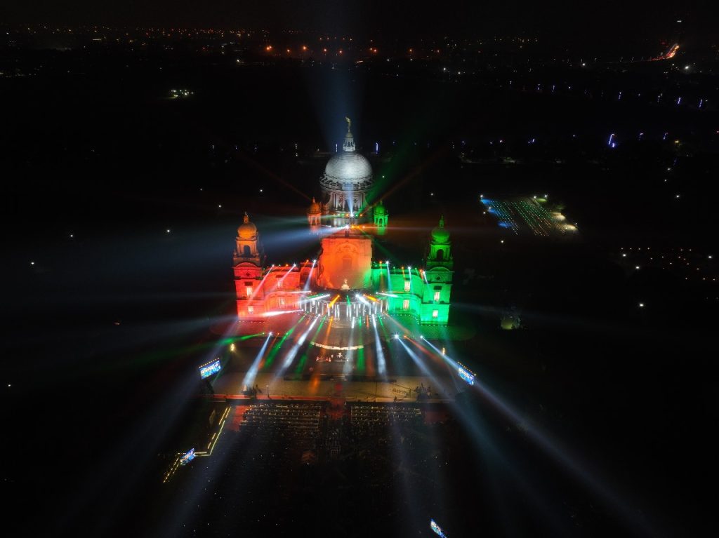 A mesmerising light and sound show at the historical Victoria Memorial on the 52nd Vijay Diwas celebration.