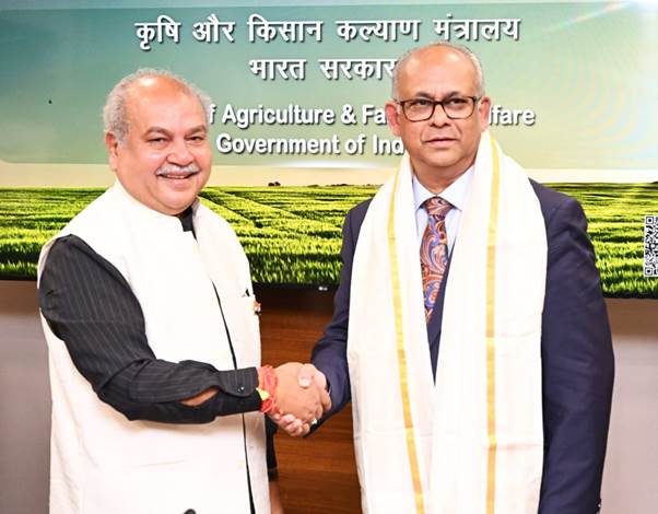 Union Minister of Agriculture and Farmers’ Welfare Shri Narendra Singh Tomar met Minister of Foreign Affairs, International Business and International Cooperation of Suriname Mr Albert R. Ramdin at New Delhi.