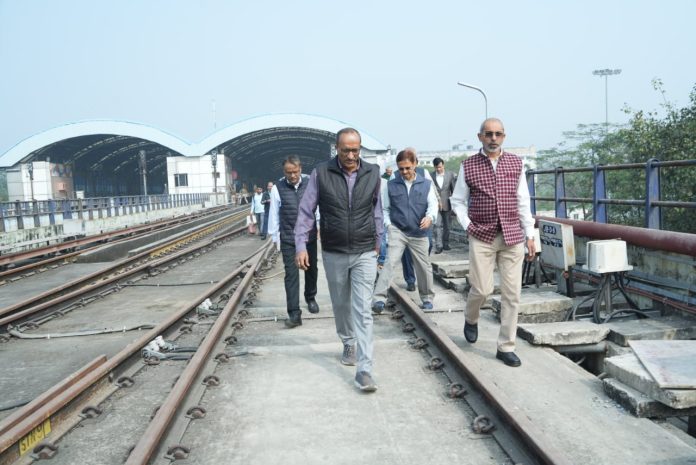 Shri P. Uday Kumar Reddy, General Manager, Metro Railway inspected the stretch between Noapara to Dum Dum Cantonment of Yellow Line today i.e. on 08.01.2024. 