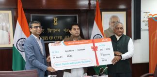 Air India Express commences direct service connecting Ayodhya with Kolkata and Bengaluru Ankur Garg, Chief Commercial Officer, Air India Express, presented the first boarding pass to the Hon'ble Minister of Civil Aviation, Shri Jyotiraditya M. Scindia , and the Minister of State for Road Transport & Highways and Civil Aviation, General (Retd.) V.K. Singh.