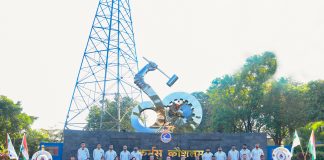 CHIEF OF THE NAVAL STAFF FLAGS OFF CHADAR TREK EXPEDITION TO ZANSKAR RIVER, LADAKH Admiral R Hari Kumar, Chief of the Naval Staff flagged off the Indian Navy Chadar Trek (Frozen Zanskar River, Ladakh) expedition at INS Shivaji on 16 Jan 24.
