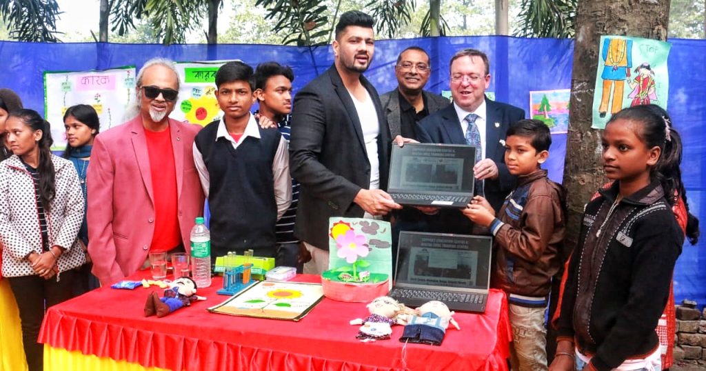 From left to right - singer Soumitra Ray, Saket Mohta ,MD ,Merlin Group and Dr. Andrew Fleming, British Deputy High Commissioner inaugurates A digital skill training Centre in Dhapa for urban slum youth.