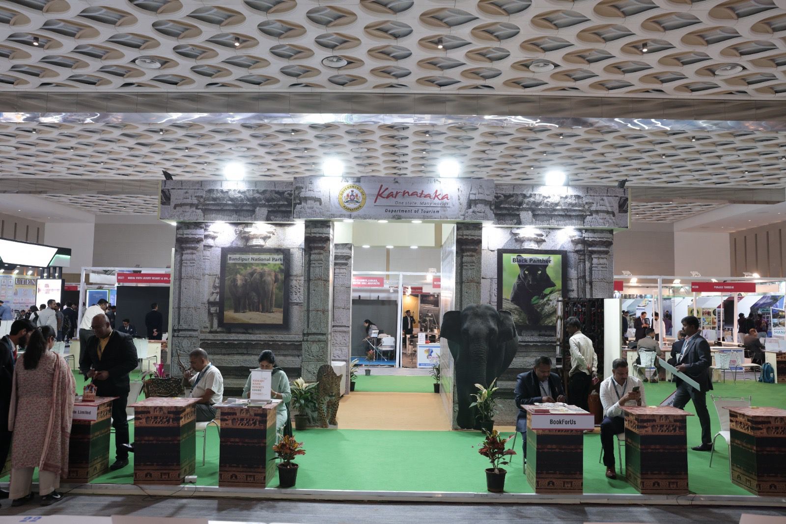 Karnataka Tourism Pavilion shines at OTM Mumbai 2024, garners Excellence Award.