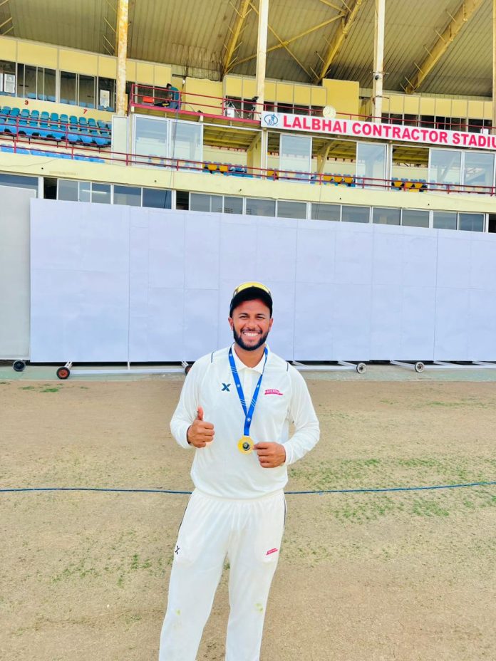 Shri Akash Pandey, a Metroman, playing for Railways in the on-going Ranji Trophy tournament has made history by claiming nine wickets in an innings against Goa. 