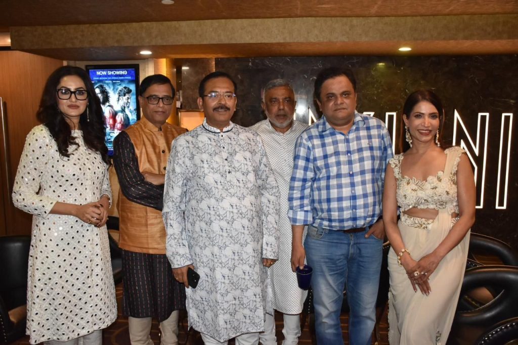L-R: Actress Ananya Banerjee; Sri. Snehasis Chakraborty, Minister of Transport, Govt. of WB; Sri. Aroop Biswas, Minister in Charge for Power, Youth Affairs and Sports, Govt. of WB; Sri. Debasish Kumar, MLA; Sri. Bratya Basu, Minister for Education, Govt. of WB; and actress Richa Sharma.
