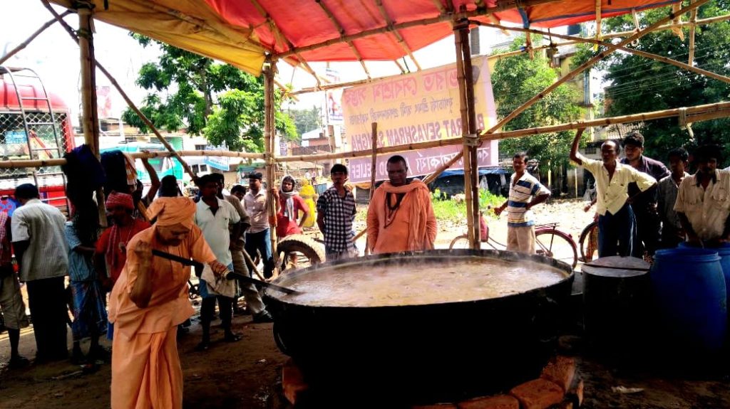রেমাল ঘূর্ণিঝড় মোকাবিলায় শতাধিক ত্রান শিবির ভারত সেবাশ্রম সঙ্ঘের