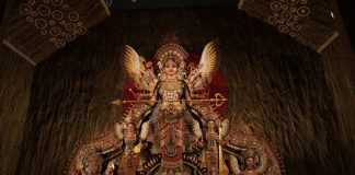 দুর্গাপুজোর আন্তর্জাতিক স্বীকৃতি ও প্রসার Baguiati Rail Pukur United Club’s 72nd Durga Puja Theme ‘Shabdo’ – Featuring a 20-Feet Bird Installation - The Idol