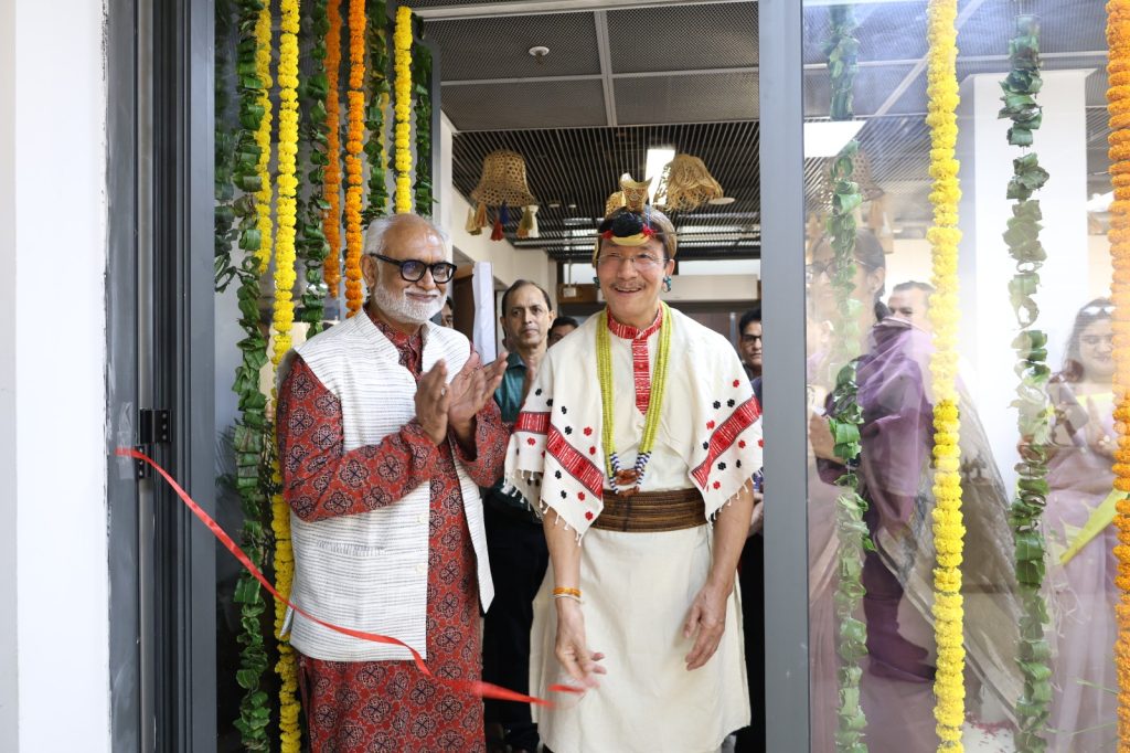Dr. Sachchidanand Joshi-Techi Gubin Inaugrating Exhibition