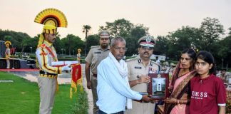 পূর্ব রেলের শ্রদ্ধা জ্ঞাপন, প্রয়াত পরিদর্শক ওম প্রকাশ মীনার সর্বোচ্চ আত্মত্যাগকে সম্মান পূর্ব রেলের শ্রদ্ধা জ্ঞাপন, প্রয়াত পরিদর্শক ওম প্রকাশ মীনার সর্বোচ্চ আত্মত্যাগকে সম্মান
