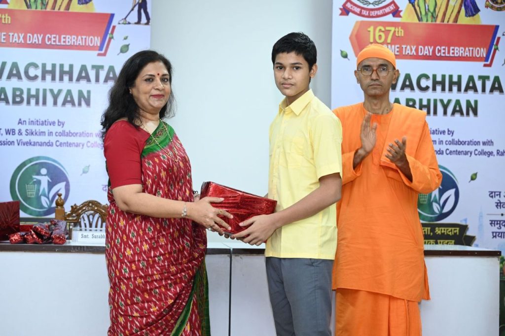 আয়কর দিবসে রহড়ায় বিশেষ স্বচ্ছতা অভিযান, বৃক্ষরোপণ ও সমাজসেবামূলক কর্মসুচী