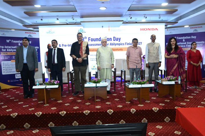 Honorable Governor of Maharashtra Shri Jishnu Dev Varma along with trhe Inaugural panel at 18th Foundation Day of Sarthak Educational Trust Honorable Governor of Maharashtra Shri Jishnu Dev Varma along with trhe Inaugural panel at 18th Foundation Day of Sarthak Educational Trust
