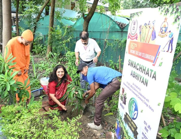 আয়কর দিবসে রহড়ায় বিশেষ স্বচ্ছতা অভিযান, বৃক্ষরোপণ ও সমাজসেবামূলক কর্মসুচী