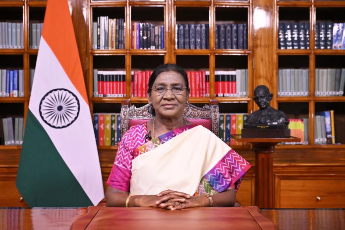 ১৪ আগস্ট, ২০২৬ তারিখে নয়াদিল্লিতে ৮০তম স্বাধীনতা দিবসের প্রাক্কালে রাষ্ট্রপতি শ্রীমতি দ্রৌপদী মুর্মু জাতির উদ্দেশে ভাষণ দিচ্ছেন।