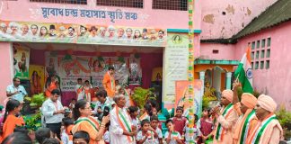 মন্মথপুরে স্বাধীনতা দিবসে ছাত্রছাত্রী ও প্রবীণদের সম্মাননা, স্বীকৃতি পেল গ্রাম্য পুজো কমিটিগুলিও মন্মথপুরে স্বাধীনতা দিবসে ছাত্রছাত্রী ও প্রবীণদের সম্মাননা, স্বীকৃতি পেল গ্রাম্য পুজো কমিটিগুলিও