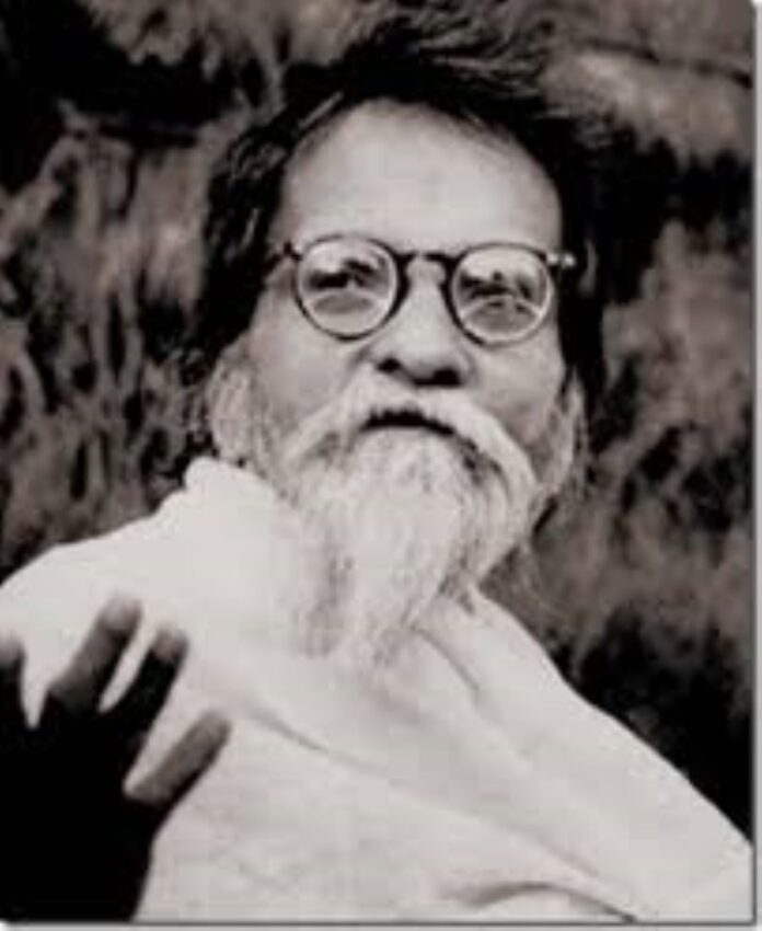 Acharya Vinoba Bhave (Image from Wikipedia) Acharya Vinoba Bhave (Image from Wikipedia)