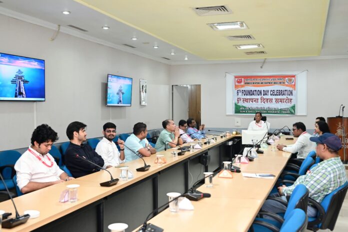 গান অ্যান্ড শেল ফ্যাক্টরি, কলকাতায় AWEIL-এর ৬ষ্ঠ প্রতিষ্ঠা দিবস উদযাপন গান অ্যান্ড শেল ফ্যাক্টরি, কলকাতায় AWEIL-এর ৬ষ্ঠ প্রতিষ্ঠা দিবস উদযাপন