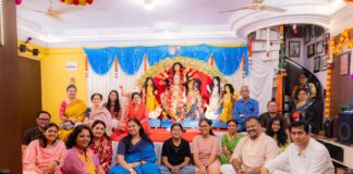 কলকাতার বনেদিয়ানার ছোঁয়া বেঙ্গালুরুর পালবাড়ির দুর্গাপুজোয়, ঐতিহ্য আর আন্তরিকতায় মুগ্ধ প্রবাসীরাও কলকাতার বনেদিয়ানার ছোঁয়া বেঙ্গালুরুর পালবাড়ির দুর্গাপুজোয়, ঐতিহ্য আর আন্তরিকতায় মুগ্ধ প্রবাসীরাও